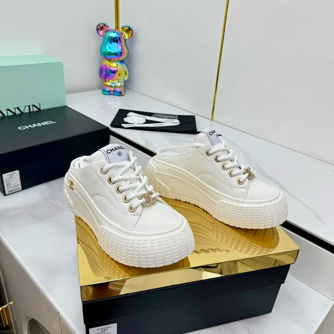 👟👟Ex-factory price 620👟👟 Chanel bread shoes ~ original calfskin panda shoes Chanel 25C latest hot style panda black and white sports shoes casual sneakers Xiaoxiang hot item classic black and white panda color coco girls must pay Fabric: original custom mixed sheepskin lining: original imported breathable mesh lining outsole: Original molded rubber + TPU combination Size: Women's 35-41 👉 👉 👉